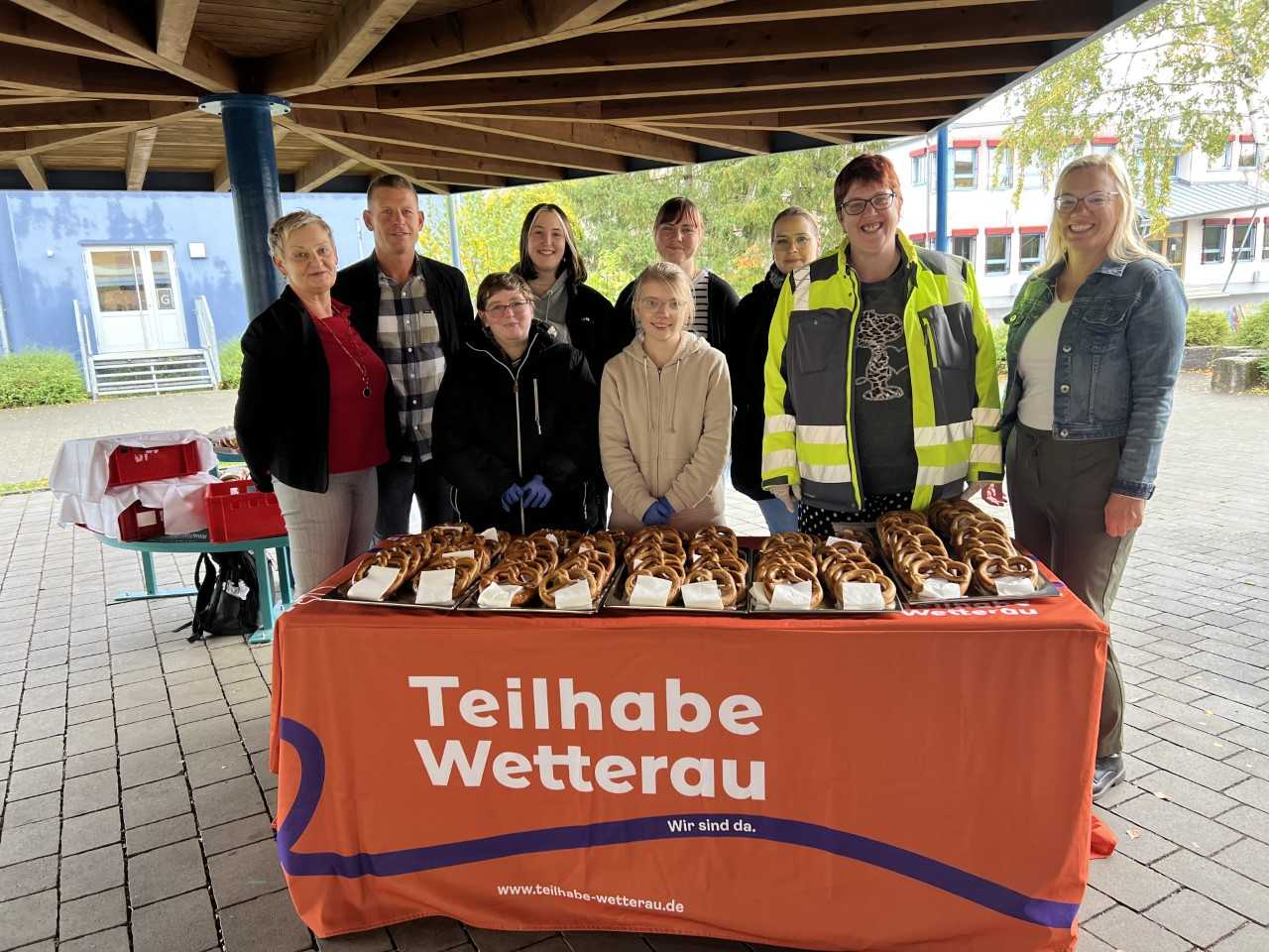 Wie Sport verbindet: „Brezelaktion“ der Teilhabe Wetterau am Gymnasium Nidda